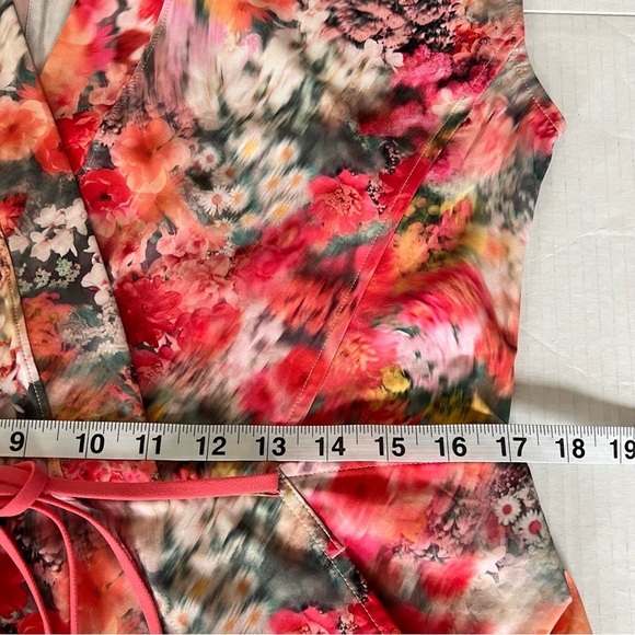 Athleta One Piece Renewed Bloom Pink Floral Drawstring Marlow Romper SZ Small - Picture 15 of 16